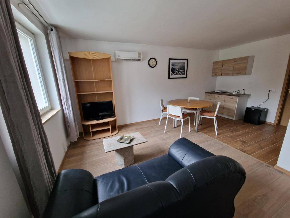 Origo Rooms And Apartments Stahovica Bagian luar foto